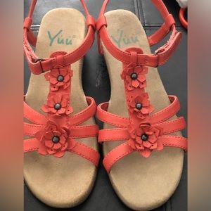 YUU Friendly sandals